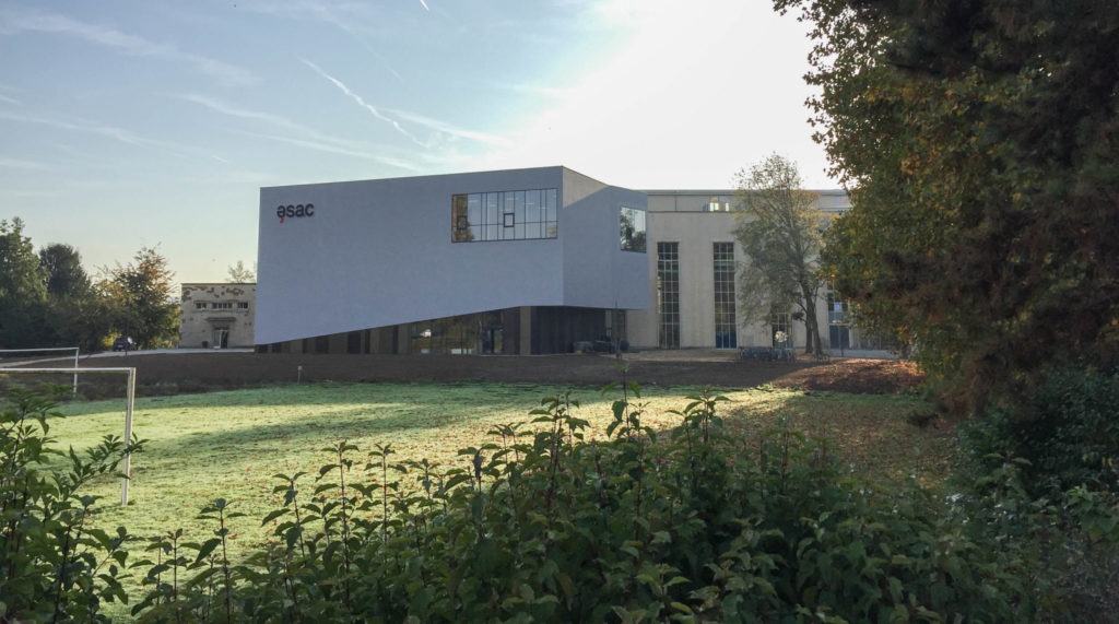 L’Ésac sur le devant de la Senne