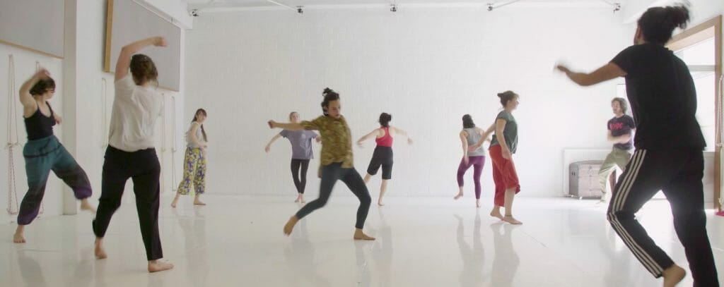 PERFORMING DANCE IMPROVISATION