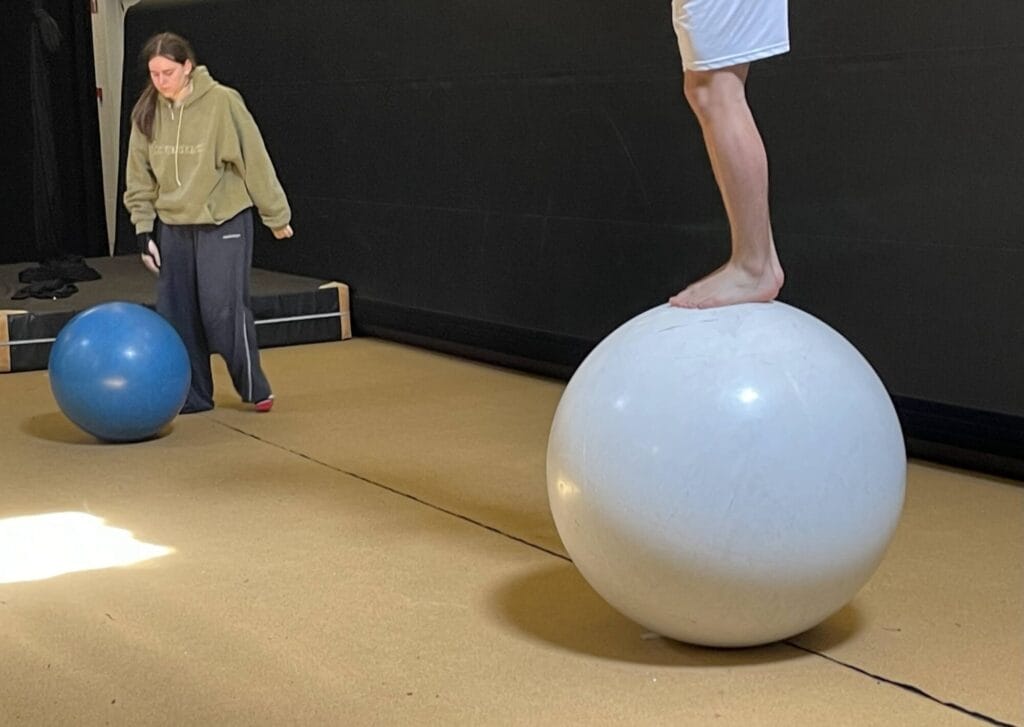 ROULez... BOULez... [Dés]EQUIlibrez